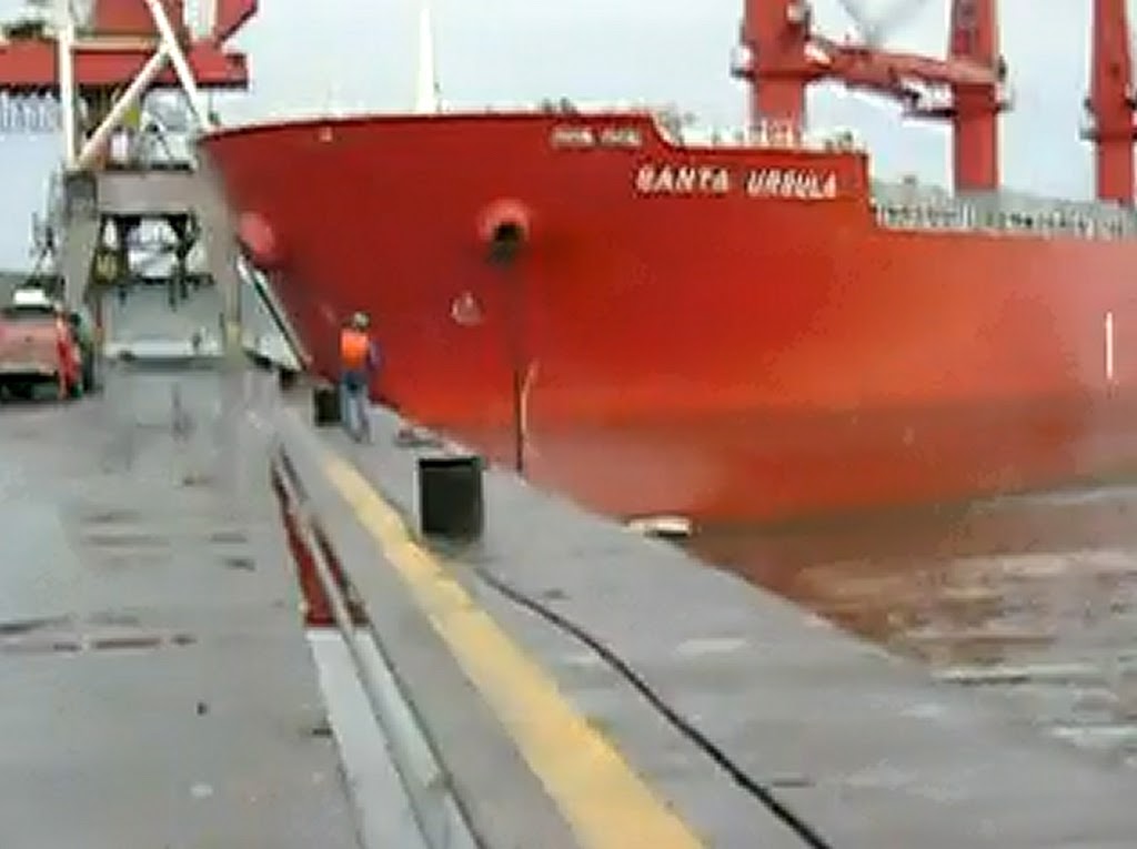 Πρόσκρουση του πλοίου Santa ursula στην προβλήτα [βίντεο] - e-Nautilia.gr | Το Ελληνικό Portal για την Ναυτιλία. Τελευταία νέα, άρθρα, Οπτικοακουστικό Υλικό