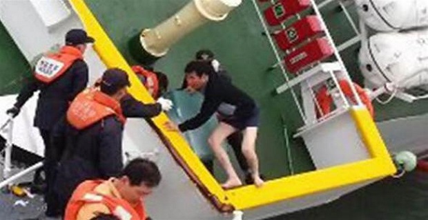 Δείτε τον πλοίαρχο του «Sewol» να εγκαταλείπει το πλοίο [vid] - e-Nautilia.gr | Το Ελληνικό Portal για την Ναυτιλία. Τελευταία νέα, άρθρα, Οπτικοακουστικό Υλικό