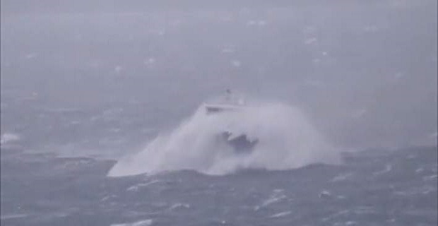 Εντυπωσιακή μάχη πλοίου με τα κύματα λίγο έξω από τη Μύκονο[video] - e-Nautilia.gr | Το Ελληνικό Portal για την Ναυτιλία. Τελευταία νέα, άρθρα, Οπτικοακουστικό Υλικό