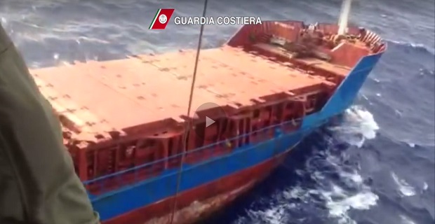 Πλοίαρχος έχασε τις αισθήσεις του σε ακυβέρνητο πλοίο που βρισκόταν σε κακοκαιρία [video] - e-Nautilia.gr | Το Ελληνικό Portal για την Ναυτιλία. Τελευταία νέα, άρθρα, Οπτικοακουστικό Υλικό
