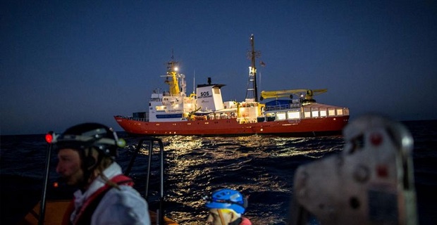 Κάθετος ο Σαλβίνι για πλοία με μετανάστες: Κλείνουμε τα λιμάνια της Ιταλίας! - e-Nautilia.gr | Το Ελληνικό Portal για την Ναυτιλία. Τελευταία νέα, άρθρα, Οπτικοακουστικό Υλικό