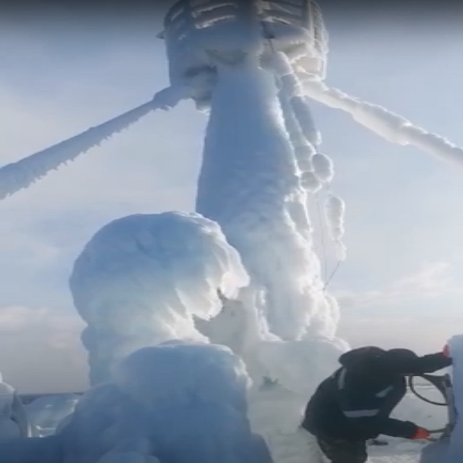 Ρωσικό πλοίο “παγώνει” σε ταξίδι του στον Ειρηνικό λόγω χαμηλών θερμοκρασιών (Video) - e-Nautilia.gr | Το Ελληνικό Portal για την Ναυτιλία. Τελευταία νέα, άρθρα, Οπτικοακουστικό Υλικό