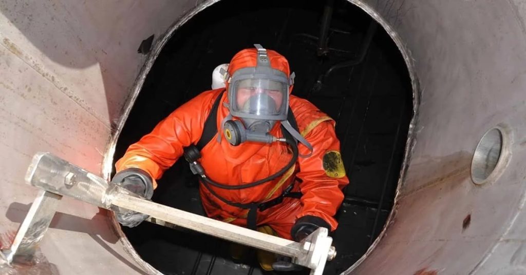 Είσοδο σε κλειστό χώρο (Enclosed Space Entry)