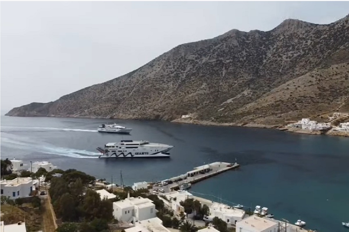 Μαζί CHAMPION JET2 και SPEEDRUNNER3 στο λιμάνι της Σίφνου (video) - e-Nautilia.gr | Το Ελληνικό Portal για την Ναυτιλία. Τελευταία νέα, άρθρα, Οπτικοακουστικό Υλικό