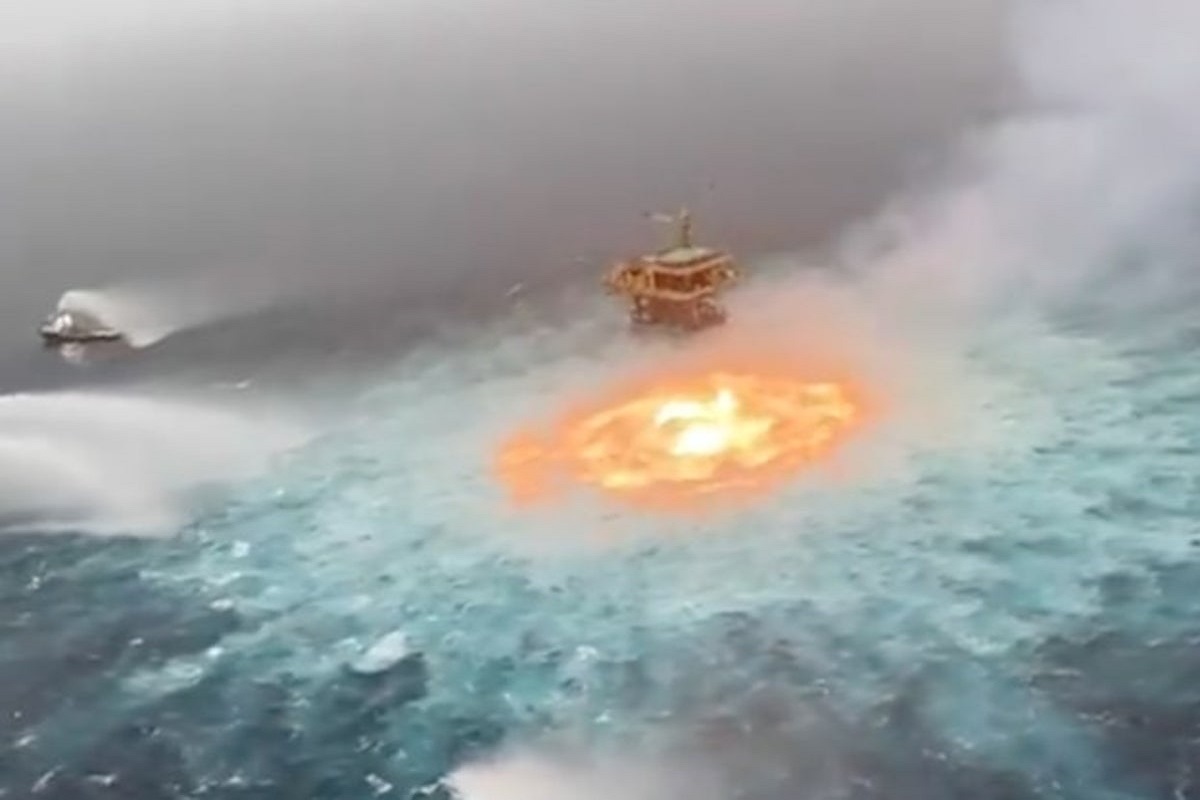 «Πύρινο μάτι»: Κατασβέστηκε πυρκαγιά στην επιφάνεια του ωκεανού στο Μεξικό (video) - e-Nautilia.gr | Το Ελληνικό Portal για την Ναυτιλία. Τελευταία νέα, άρθρα, Οπτικοακουστικό Υλικό