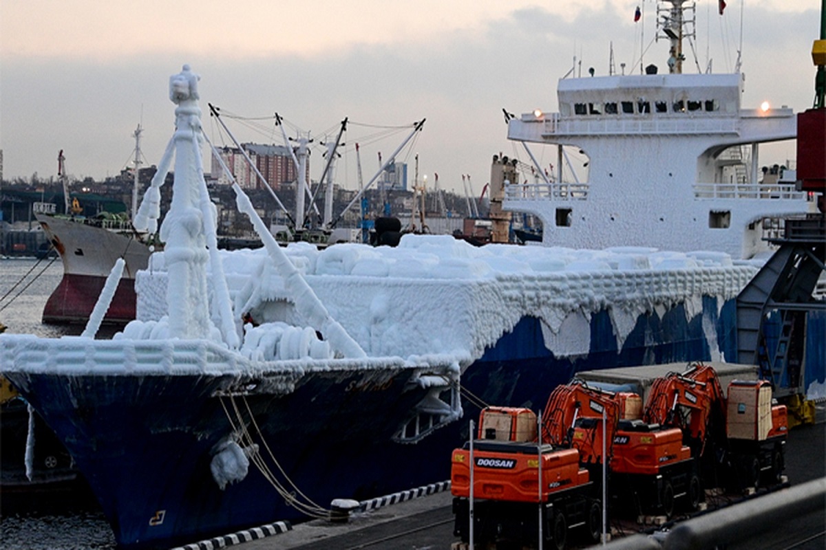 Πλοίο κατέφθασε στο λιμάνι και τα αυτοκίνητα που μετέφερε ήταν πλήρως καλυμμένα με πάγο (ΒΙΝΤΕΟ) - e-Nautilia.gr | Το Ελληνικό Portal για την Ναυτιλία. Τελευταία νέα, άρθρα, Οπτικοακουστικό Υλικό
