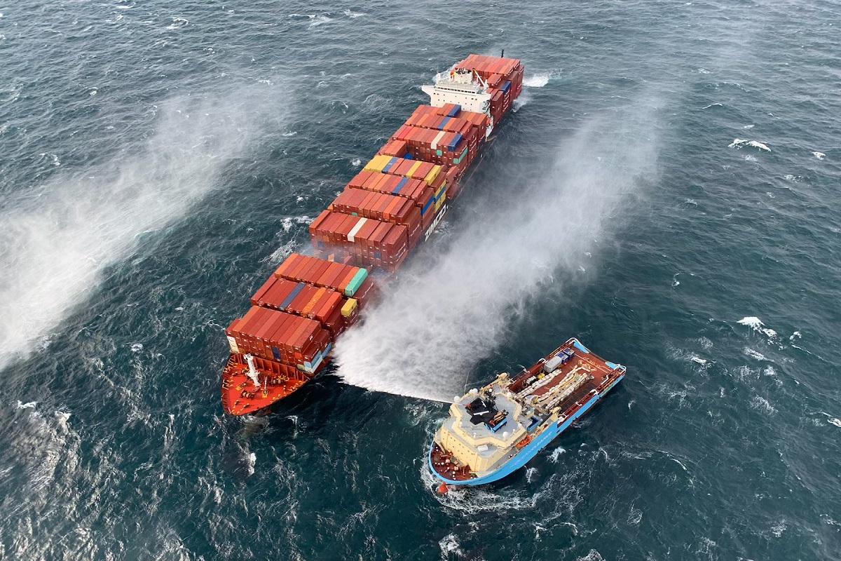 Νέα πυρκαγιά ξέσπασε στο πλοίο μεταφοράς εμπορευματοκιβωτίων Zim Kingston - e-Nautilia.gr | Το Ελληνικό Portal για την Ναυτιλία. Τελευταία νέα, άρθρα, Οπτικοακουστικό Υλικό