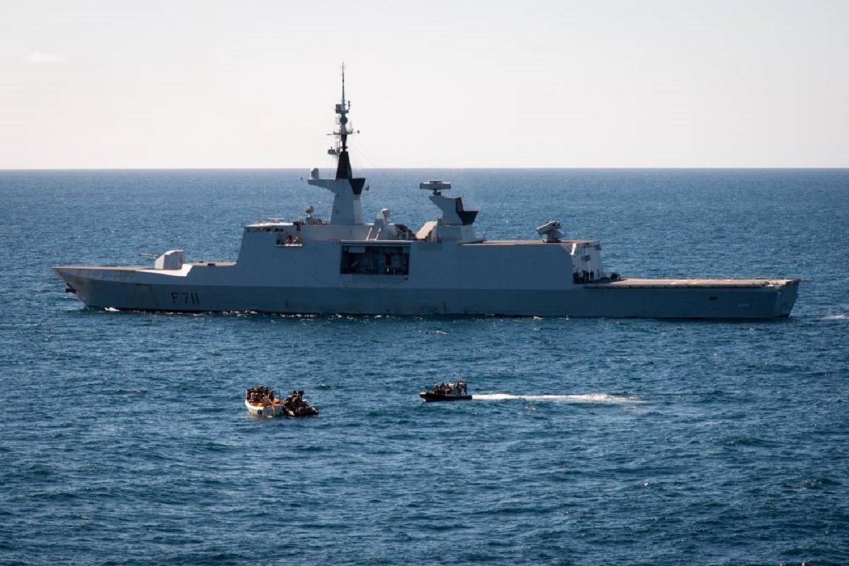 ΒΙΝΤΕΟ: Σομαλοί πειρατές επιτίθενται κατά λάθος σε πολεμικό πλοίο – Δείτε τι έγινε - e-Nautilia.gr | Το Ελληνικό Portal για την Ναυτιλία. Τελευταία νέα, άρθρα, Οπτικοακουστικό Υλικό