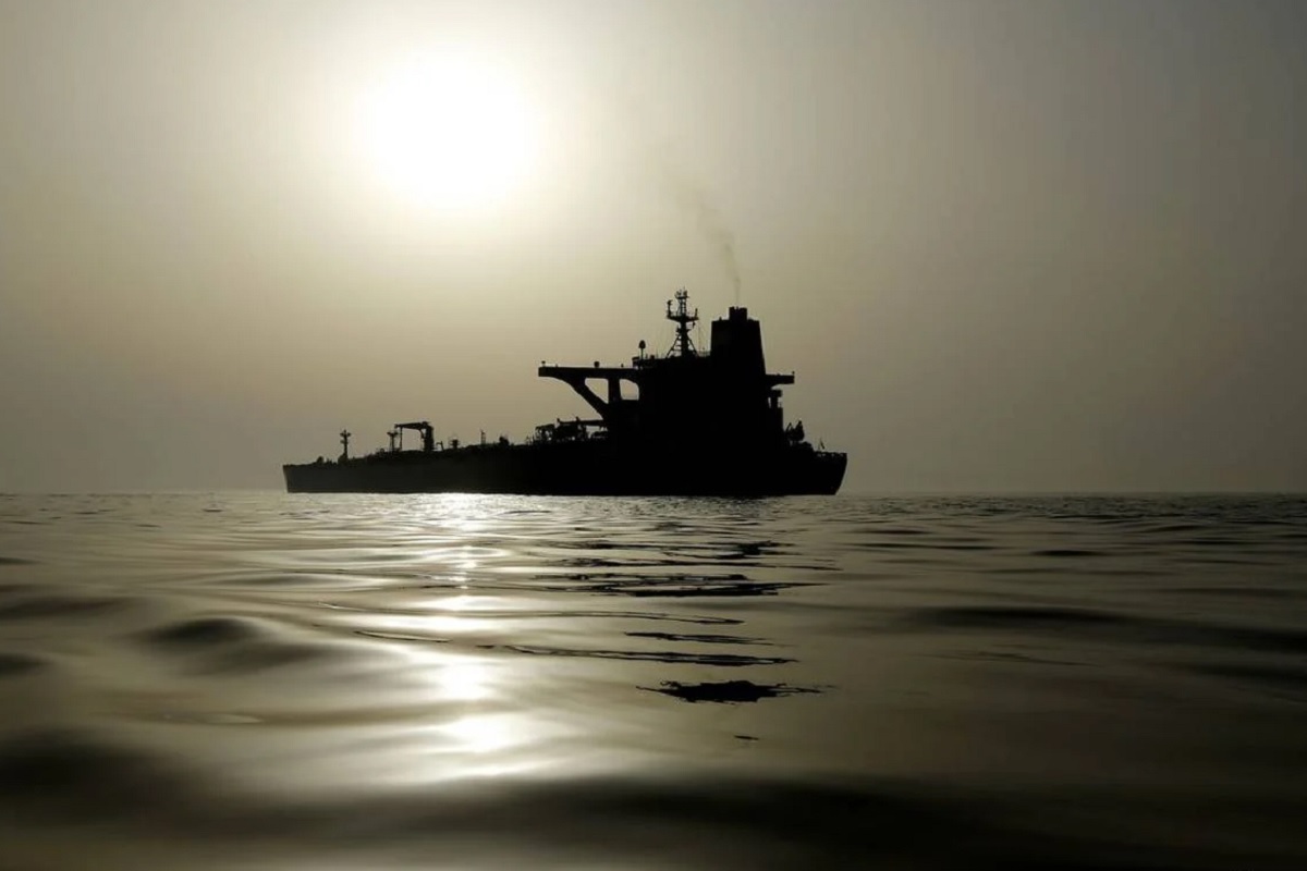 Πλοίο φάντασμα χωρίς πλήρωμα παραλίγο να προσκρούσει σε πλατφόρμα εξορύξεως πετρελαίου - e-Nautilia.gr | Το Ελληνικό Portal για την Ναυτιλία. Τελευταία νέα, άρθρα, Οπτικοακουστικό Υλικό