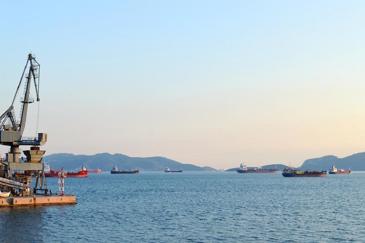 Ακυβερνησία φορτηγού πλοίου στο αγκυροβόλιο Πειραιά - e-Nautilia.gr | Το Ελληνικό Portal για την Ναυτιλία. Τελευταία νέα, άρθρα, Οπτικοακουστικό Υλικό