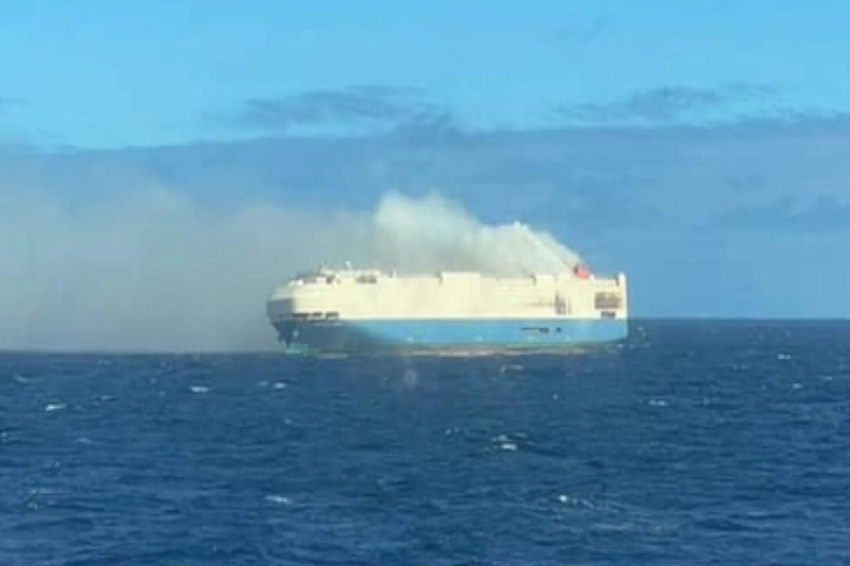 Από Ελληνόκτητο πλοίο διασώθηκαν μέλη του πληρώματος του πλοίο Ro/Ro στο οποίο ξέσπασε πυρκαγιά - e-Nautilia.gr | Το Ελληνικό Portal για την Ναυτιλία. Τελευταία νέα, άρθρα, Οπτικοακουστικό Υλικό