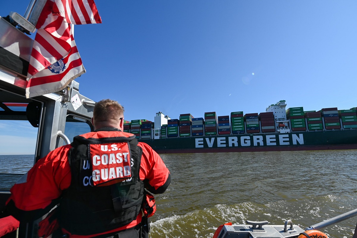 Πλοίο container της Evergreen μήκους 334 μέτρων προσάραξε στις ΗΠΑ (ΒΙΝΤΕΟ) - e-Nautilia.gr | Το Ελληνικό Portal για την Ναυτιλία. Τελευταία νέα, άρθρα, Οπτικοακουστικό Υλικό