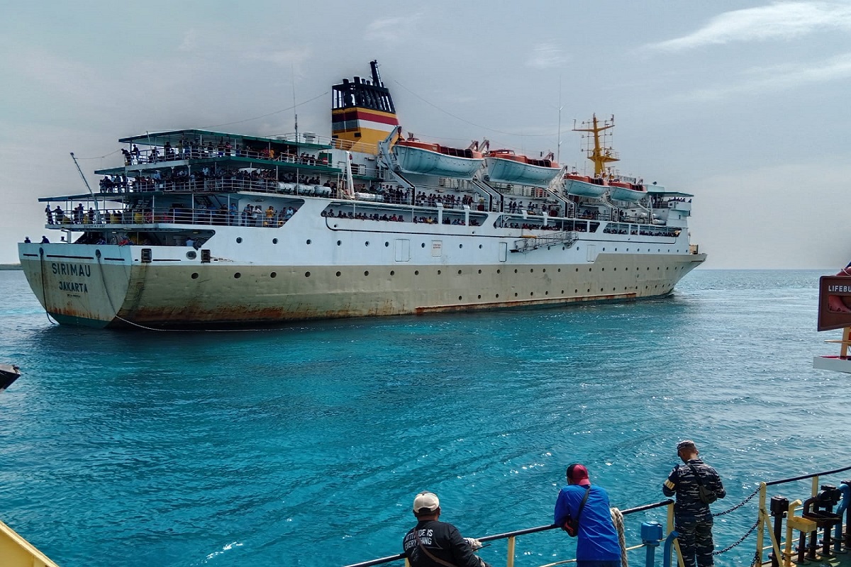 Επιβατηγό πλοίο με περισσότερους από 600 επιβάτες προσάραξε στην Ινδονησία (video) - e-Nautilia.gr | Το Ελληνικό Portal για την Ναυτιλία. Τελευταία νέα, άρθρα, Οπτικοακουστικό Υλικό