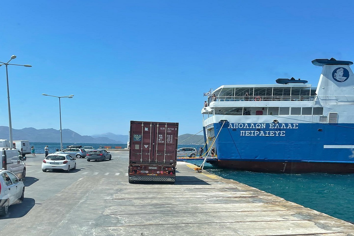 Στο λιμάνι της Αίγινας προσέκρουσε το Apollon Hellas με 591 επιβάτες - e-Nautilia.gr | Το Ελληνικό Portal για την Ναυτιλία. Τελευταία νέα, άρθρα, Οπτικοακουστικό Υλικό