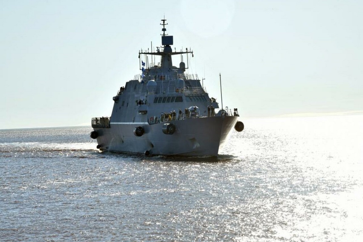 Δανικό εκπαιδευτικό πλοίο συγκρούστηκε με το πλοίο του πολεμικού ναυτικού των ΗΠΑ ,USS Minneapolis – St. Paul - e-Nautilia.gr | Το Ελληνικό Portal για την Ναυτιλία. Τελευταία νέα, άρθρα, Οπτικοακουστικό Υλικό