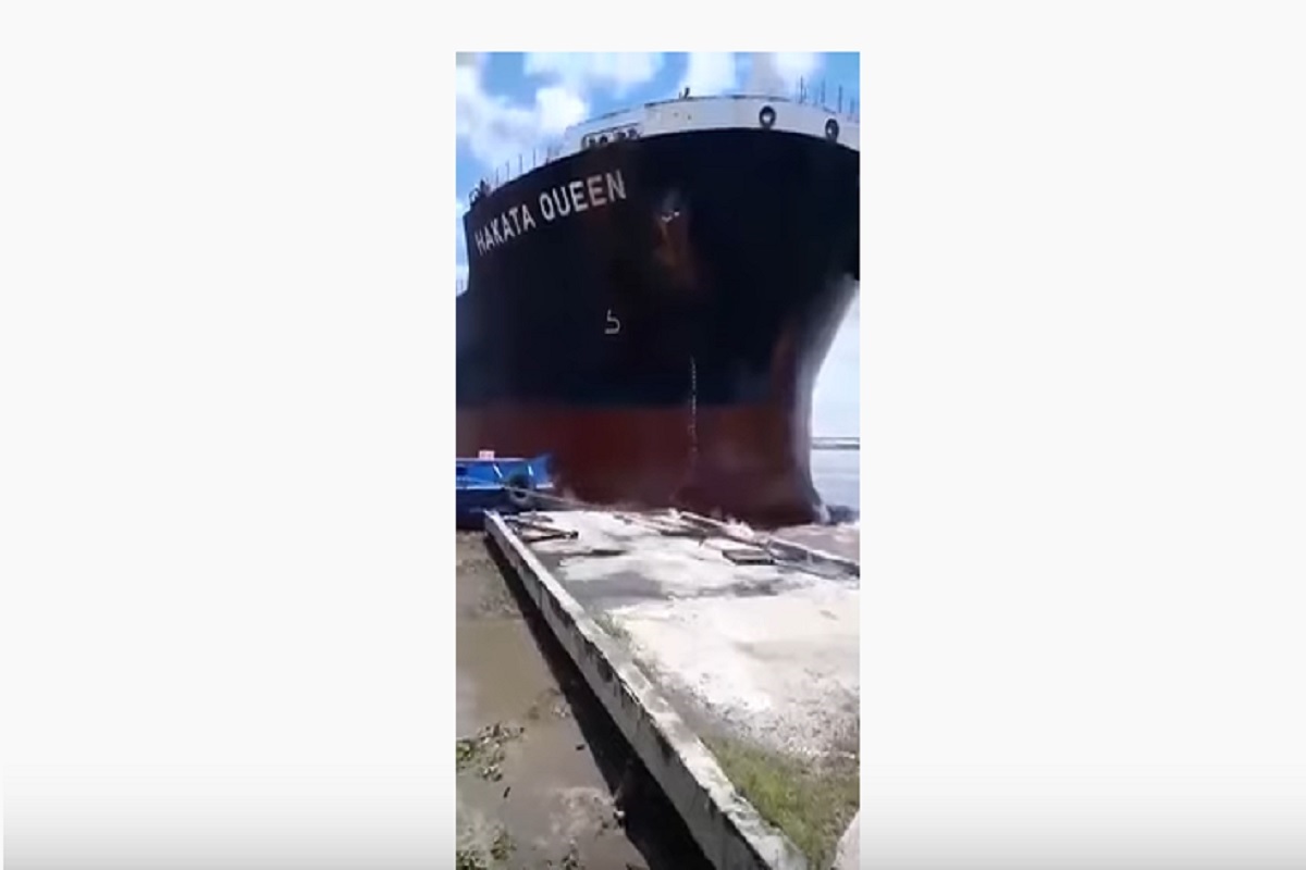 ΒΙNΤΕΟ: Πλοίο έπαθε μηχανική βλάβη και προσέκρουσε σε προβλήτα την οποία κυριολεκτικά κατέστρεψε ολοσχερώς! - e-Nautilia.gr | Το Ελληνικό Portal για την Ναυτιλία. Τελευταία νέα, άρθρα, Οπτικοακουστικό Υλικό