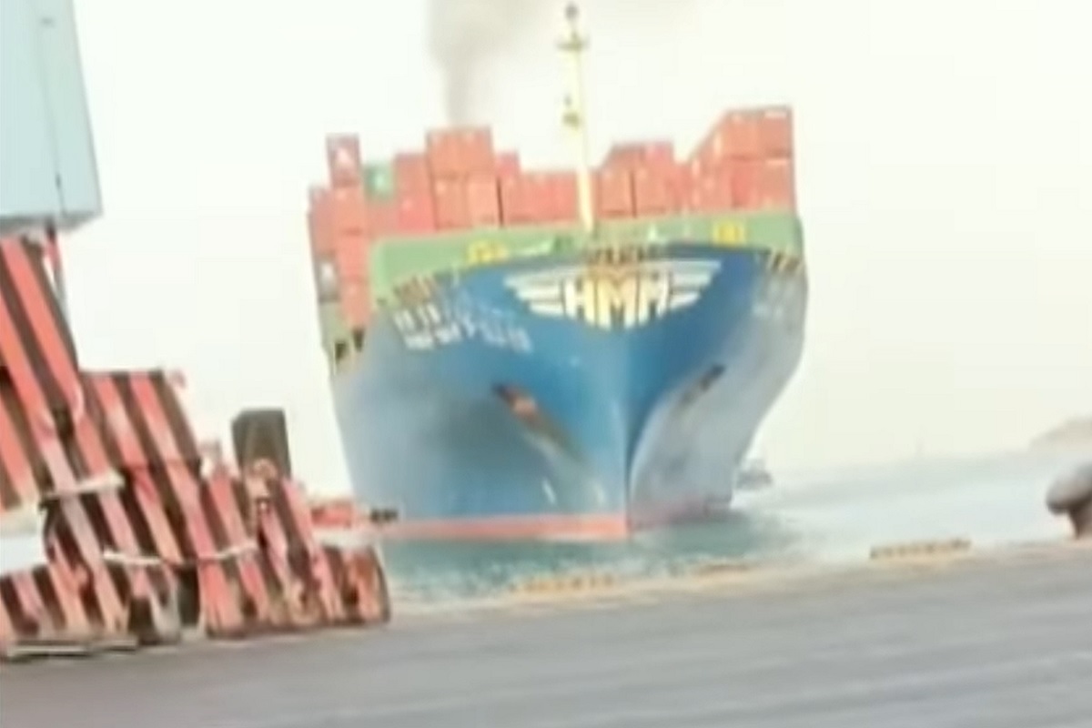 ΒΙΝΤΕΟ: Πλοίο μεταφοράς κοντέινερ προσέκρουσε στην προβλήτα κατά τον ελλιμενισμό του – Βρέθηκε μεθυσμένος ο πλοηγός! - e-Nautilia.gr | Το Ελληνικό Portal για την Ναυτιλία. Τελευταία νέα, άρθρα, Οπτικοακουστικό Υλικό