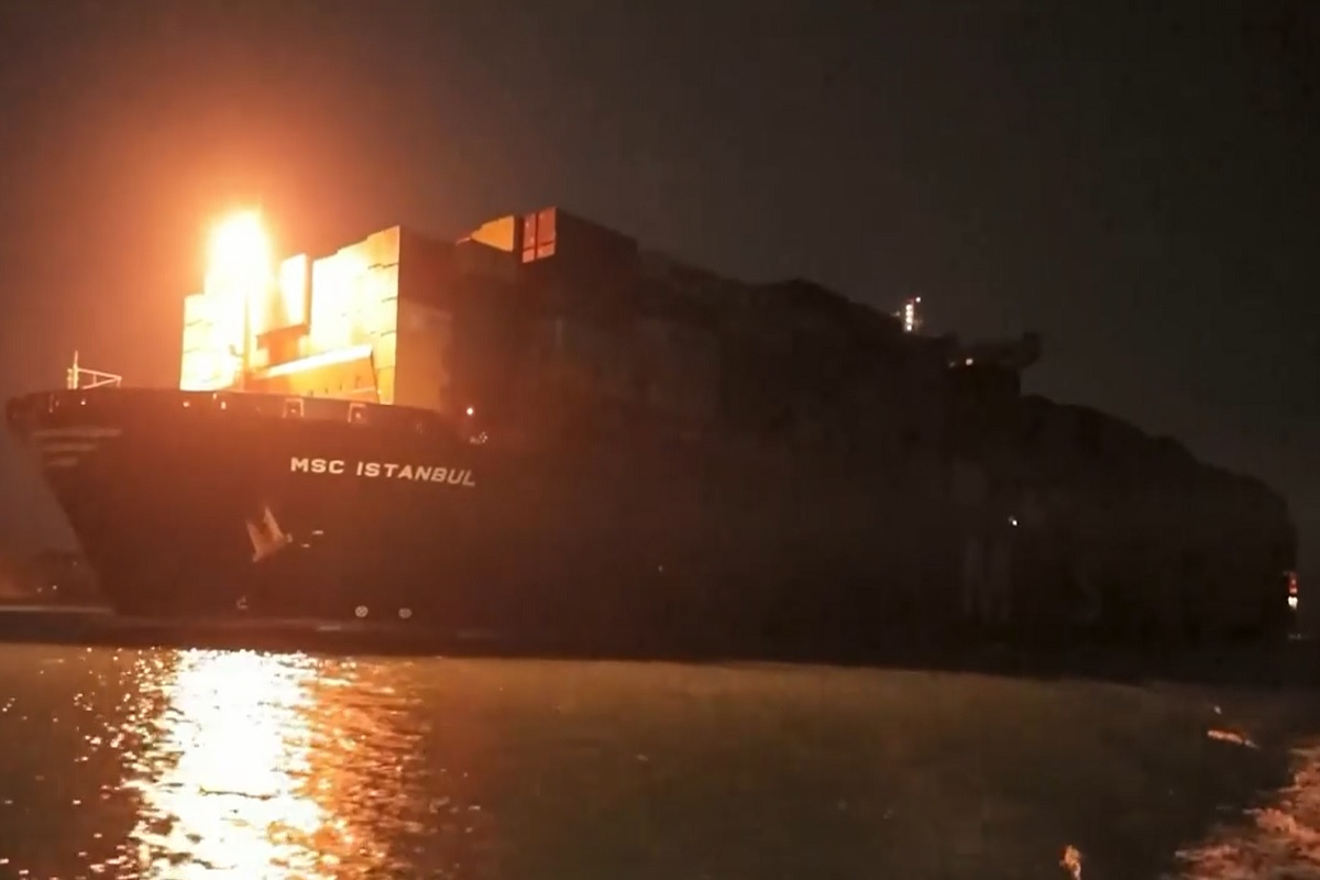 Ακόμη ένα πλοίο μεταφοράς εμπορευματοκιβωτίων προσάραξε στην διώρυγα του Σουέζ (Βίντεο) - e-Nautilia.gr | Το Ελληνικό Portal για την Ναυτιλία. Τελευταία νέα, άρθρα, Οπτικοακουστικό Υλικό