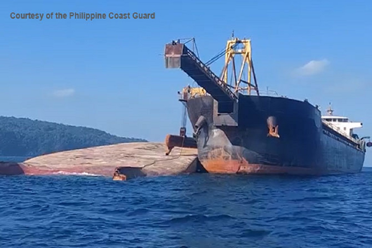 Φορτηγό πλοίο συγκρούστηκε με δεξαμενόπλοιο και βυθίστηκε – 1νεκρός, 3 αγνοούμενοι (video & photos) - e-Nautilia.gr | Το Ελληνικό Portal για την Ναυτιλία. Τελευταία νέα, άρθρα, Οπτικοακουστικό Υλικό