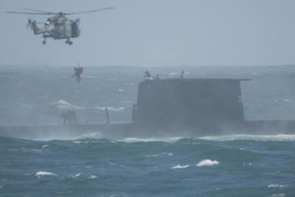 Νότια Αφρική: Κύμα που προκάλεσε ελικόπτερο σκόρπισε τον θάνατο σε πολεμικό υποβρύχιο - e-Nautilia.gr | Το Ελληνικό Portal για την Ναυτιλία. Τελευταία νέα, άρθρα, Οπτικοακουστικό Υλικό