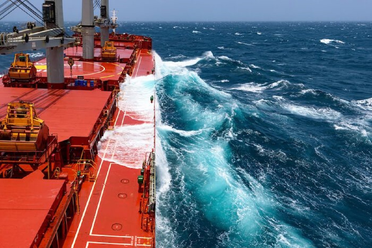 Κερατσίνι: Ναυτικός έπεσε στο κατάστρωμα λόγω των ισχυρών ανέμων - e-Nautilia.gr | Το Ελληνικό Portal για την Ναυτιλία. Τελευταία νέα, άρθρα, Οπτικοακουστικό Υλικό