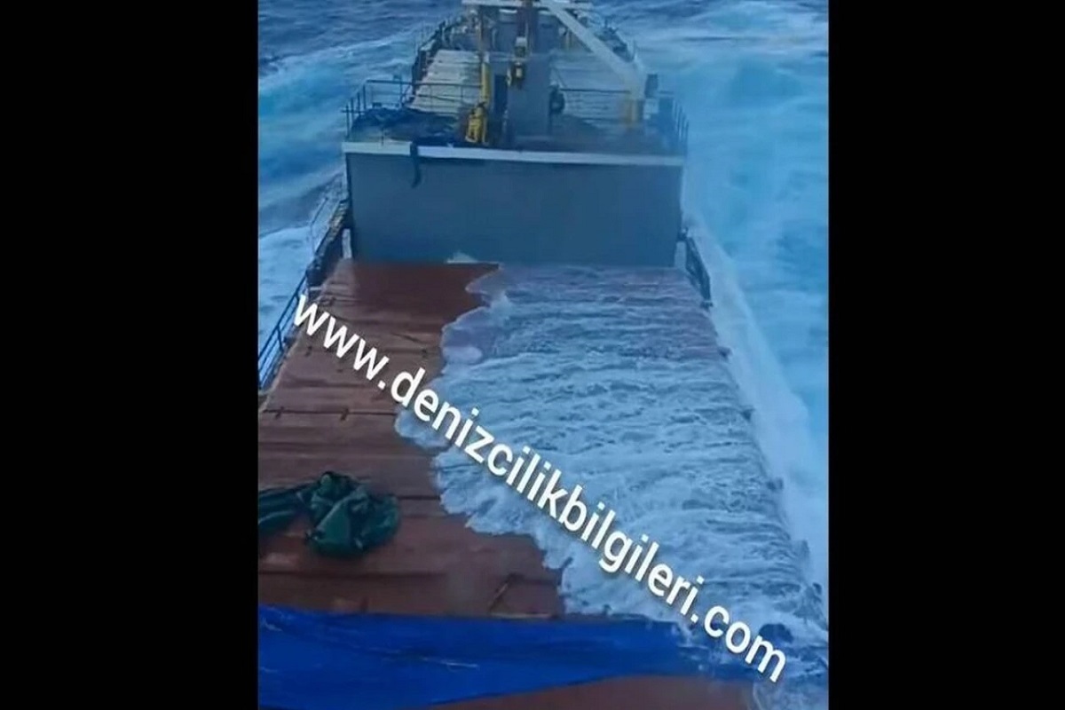 Συγκλονιστικό βίντεο: Η στιγμή που το φορτηγό πλοίο «RAPTOR» βυθίζεται στο Βόρειο Αιγαίο - e-Nautilia.gr | Το Ελληνικό Portal για την Ναυτιλία. Τελευταία νέα, άρθρα, Οπτικοακουστικό Υλικό