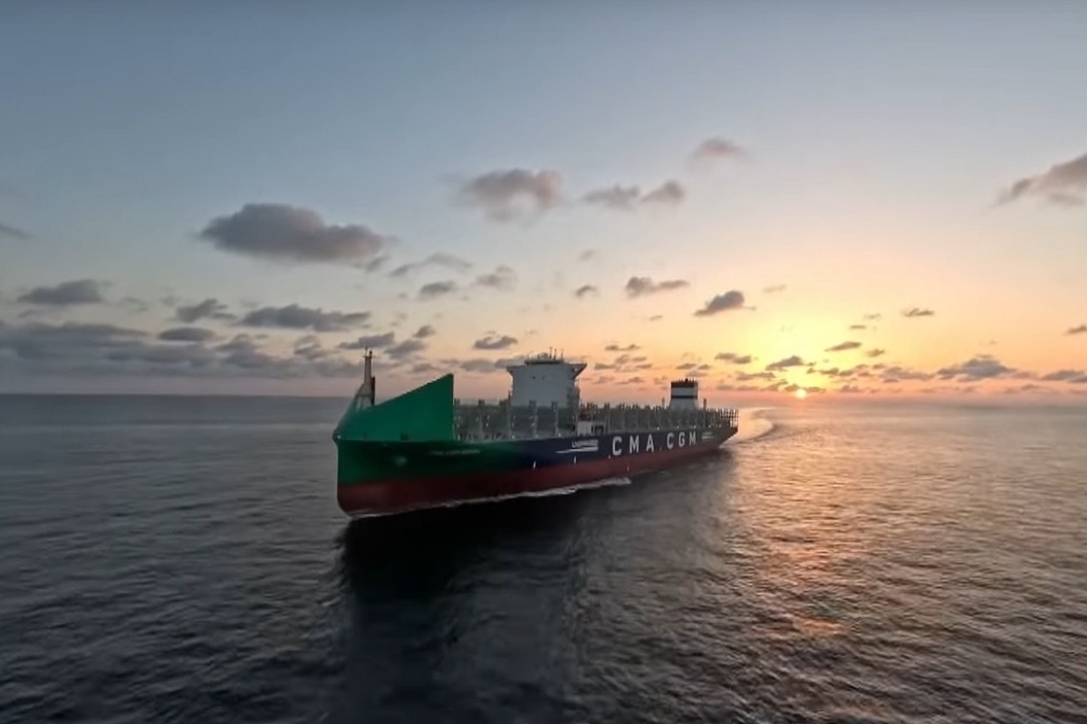 Παραδόθηκε το εντυπωσιακό πλοίο μεταφοράς κοντέινερ χωρητικότητας 13,000 TEU που κινείται και με LNG (Video) - e-Nautilia.gr | Το Ελληνικό Portal για την Ναυτιλία. Τελευταία νέα, άρθρα, Οπτικοακουστικό Υλικό