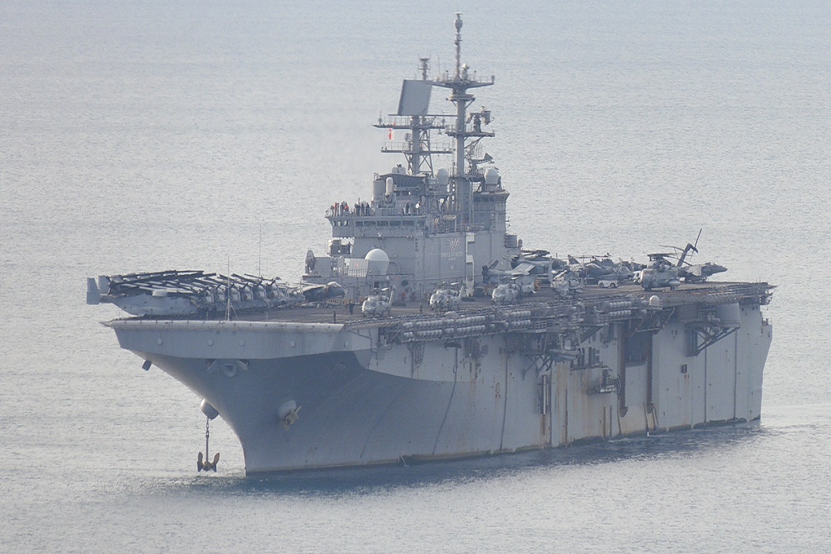 Ανοιχτά του Πειραιά αγκυροβόλησε το Αμερικάνικο πολεμικό USS BATAAN LHD-5 (video) - e-Nautilia.gr | Το Ελληνικό Portal για την Ναυτιλία. Τελευταία νέα, άρθρα, Οπτικοακουστικό Υλικό