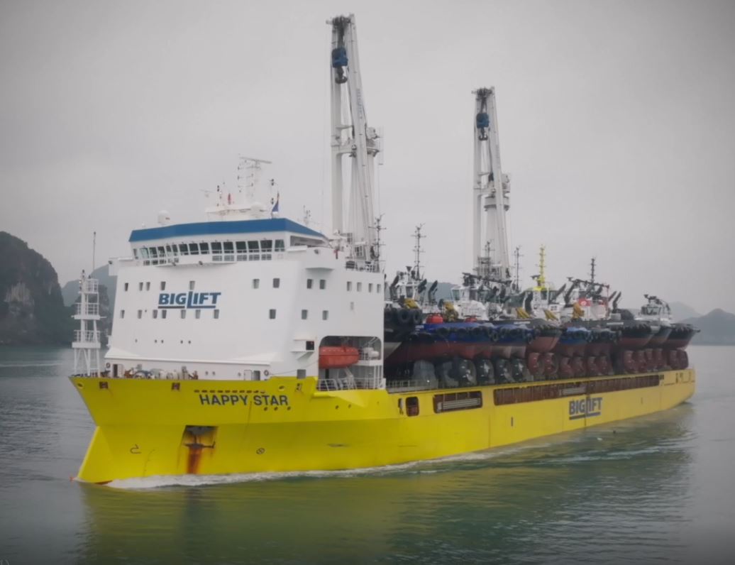 Μεταφέροντας 11 ρυμουλκά από την Ασία στη Ευρώπη με το πλοίο ανύψωσης βαρέων βαρών Happy Star!