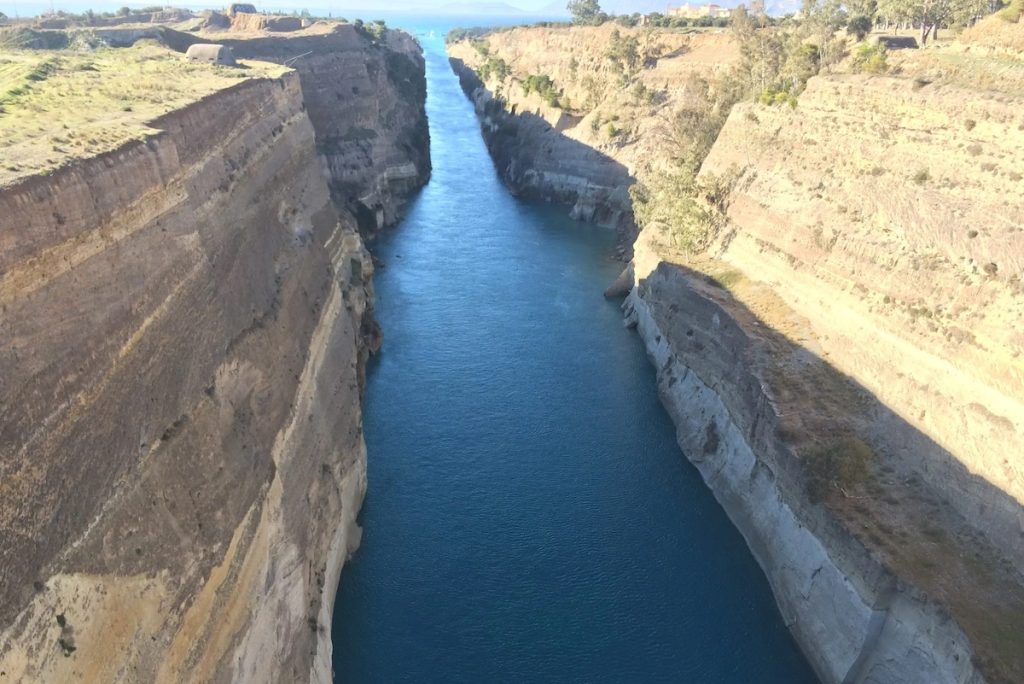Το πλοίο «Ionia» στη Διώρυγα της Κορίνθου σε πλάνα του 1961 (Video)