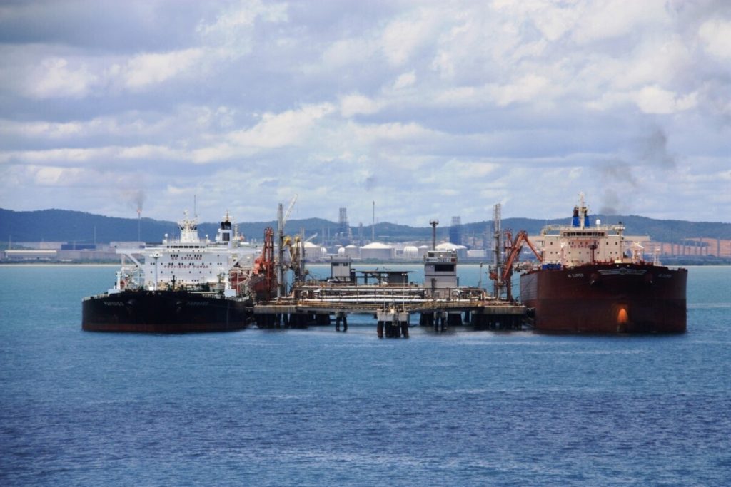 Η Βενεζουέλα σταματά τις εξαγωγές πετρελαίου