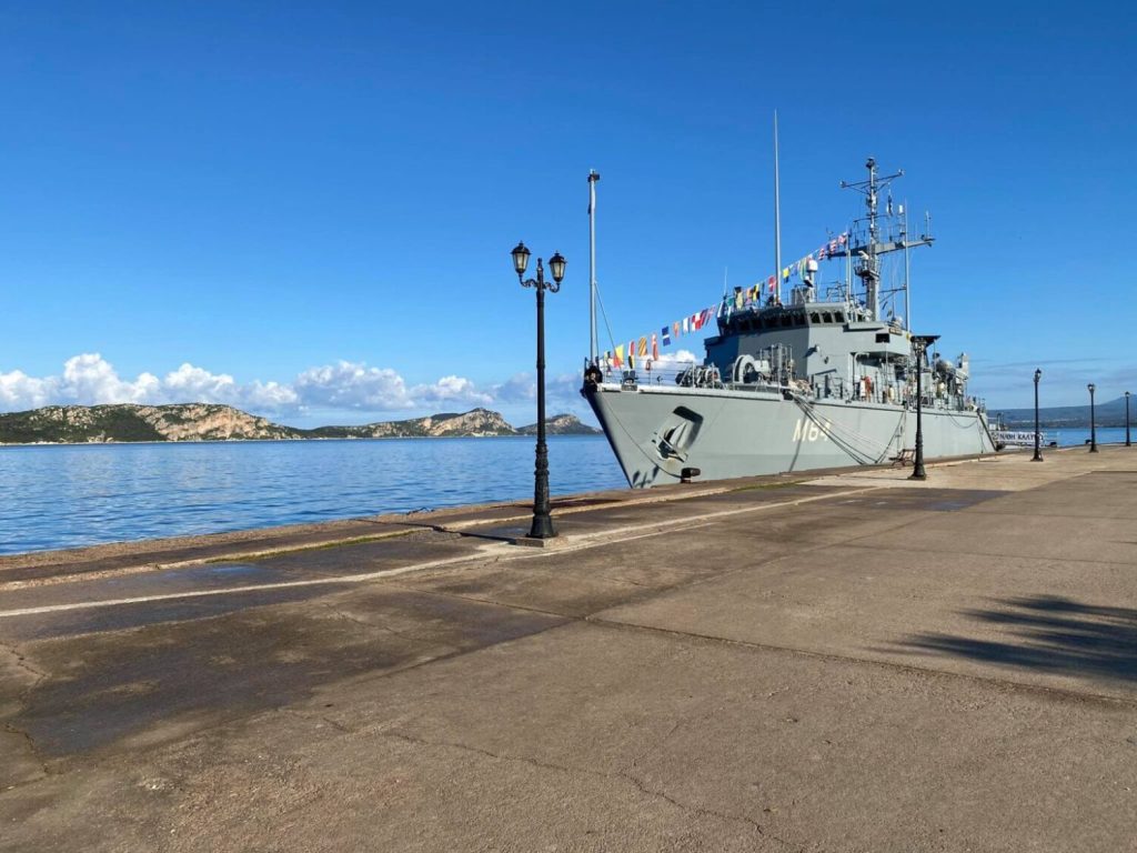 Το ναρκοθηρευτικό «Καλυψώ» στην Πύλο για την εθνική επέτειο