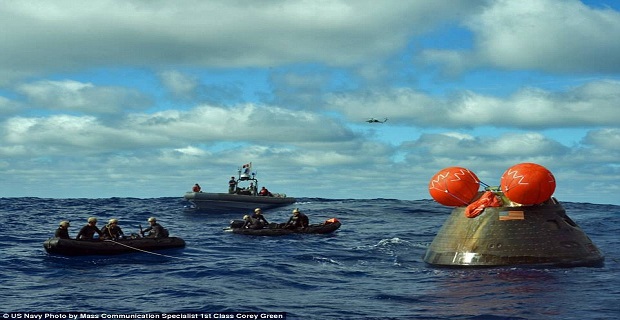 23e285d100000578-0-sailors_from_the_amphibious_transport_dock_uss_anchorage_and_nav-a-46_1418063445453