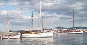 2o_saloni_paradosiakon_skafon_