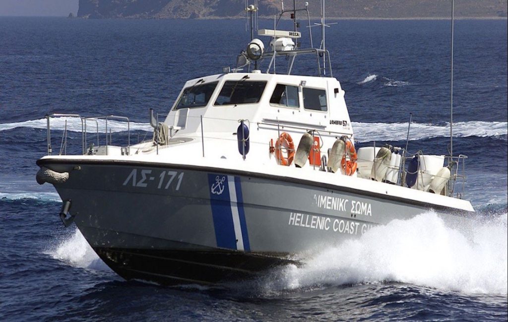 Προσάραξε στα αβαθή της Σάμου το περιπολικό του Λιμενικού «ΚΥΚΝΟΣ» λόγω καιρού
