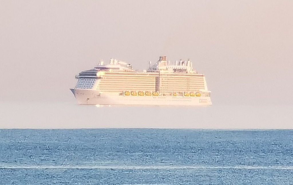 Τώρα και ιπτάμενα κρουαζιερόπλοια στις ακτές της Βρετανίας!