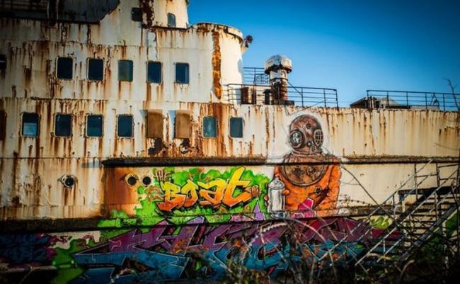 Ήταν ερειπωμένο στο ίδιο σημείο εδώ και 30 χρόνια - Όταν μπήκαν μέσα τρελάθηκαν (photos)