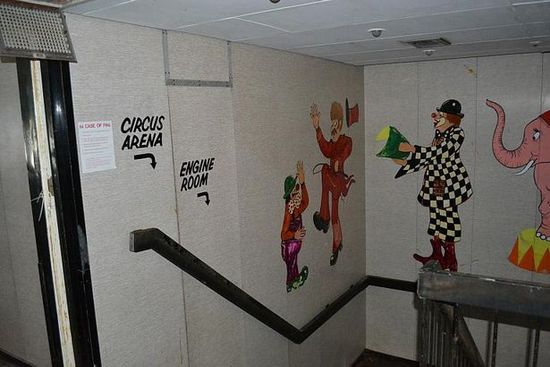 Ήταν ερειπωμένο στο ίδιο σημείο εδώ και 30 χρόνια - Όταν μπήκαν μέσα τρελάθηκαν (photos)