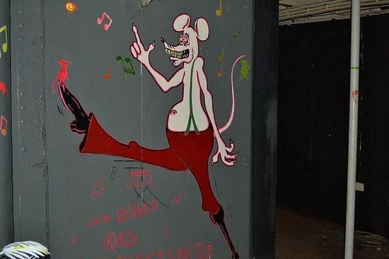 Ήταν ερειπωμένο στο ίδιο σημείο εδώ και 30 χρόνια - Όταν μπήκαν μέσα τρελάθηκαν (photos)