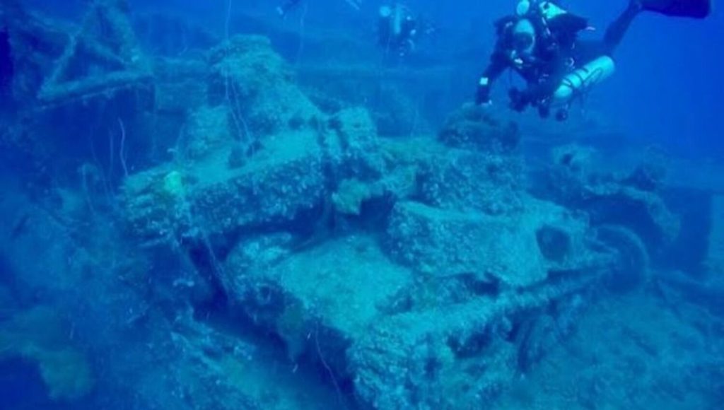 Δύτες βρήκαν βυθισμένα γιαπωνέζικα τανκς σε ναυάγιο του Β' Παγκοσμίου (Video)