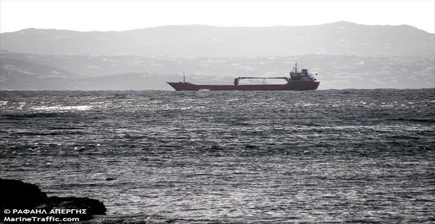 Αποκολλήθηκε το φορτηγό πλοίο που είχε προσαράξει στο Ναύπλιο