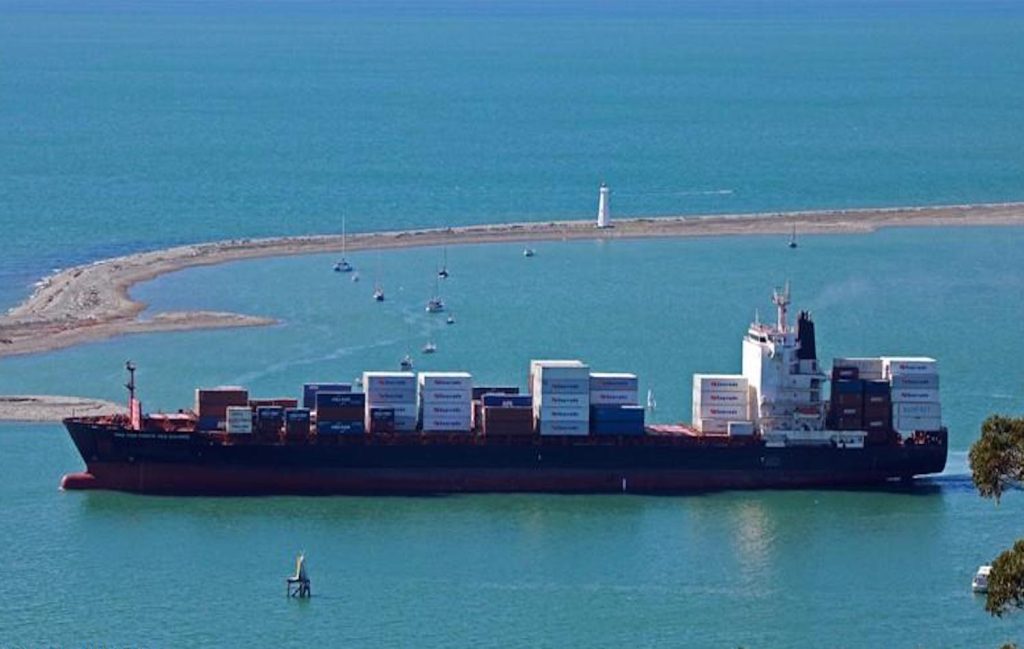 Καλά στην υγεία τους τα 15 μέλη του πληρώματος του Mozart που δέχτηκε πειρατική επίθεση στον Κόλπο Γουινέας