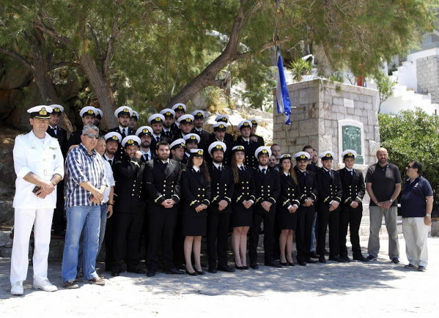 Αποχαιρετισμός για τους σπουδαστές (του 4ου έτους) από τον Διοικητή της ΑΕΝ Ύδρας Αντιπλοίαρχο Λ.Σ. Ε. Δανόπουλο