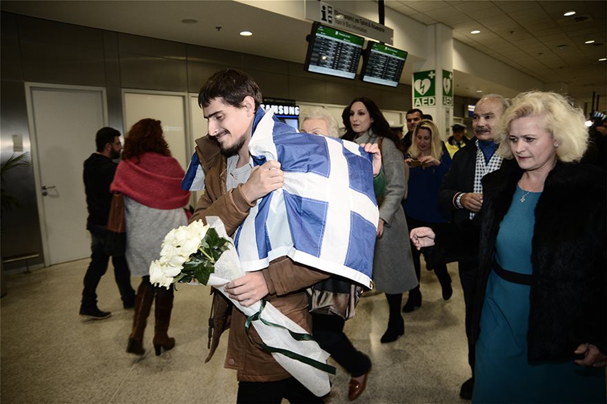 Επέστρεψε στην Ελλάδα ο 20χρονος ναυτικός [Βίντεο]