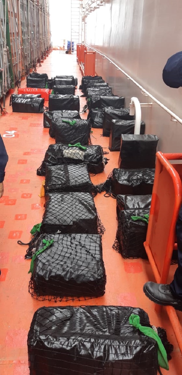 Πάνω από ένας τόνος κοκαΐνη βρέθηκε σε πλοίο μεταφοράς κοντέινερ [φωτο]