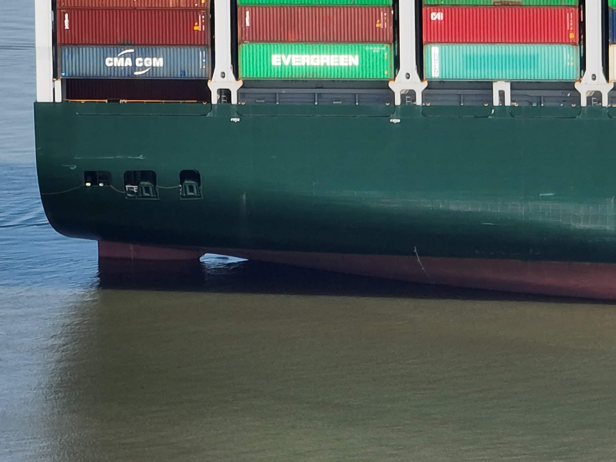 Μνήμες Ever Given ξυπνάει η νέα προσάραξη πλοίου της Evergreen: Τέταρτη μέρα προσαραγμένο στις ΗΠΑ το Ever Forward
