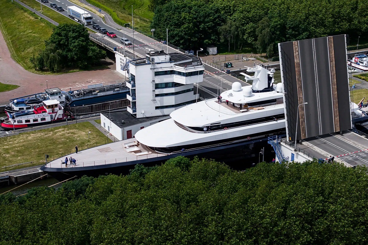 Το εντυπωσιακό νέο υβριδικό ηλεκτρικό σούπερ γιοτ των 300 εκατομμυρίων δολαρίων του ιδρυτή των Zara ! (Φωτο)