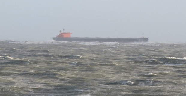 Προσάραξη Panamax στην Βόρεια Θάλασσα εξαιτίας της κακοκαιρίας (photos) Προσάραξη Panamax στην Βόρεια Θάλασσα εξαιτίας της κακοκαιρίας (photos)