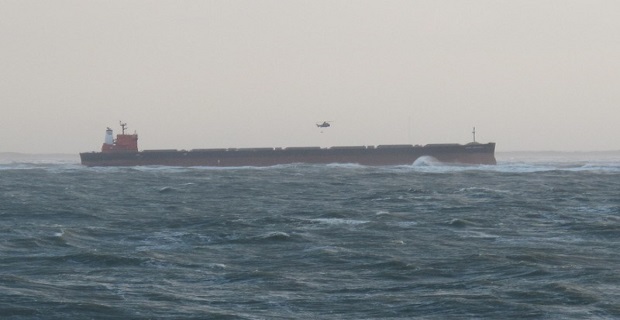 Προσάραξη Panamax στην Βόρεια Θάλασσα εξαιτίας της κακοκαιρίας (photos) Προσάραξη Panamax στην Βόρεια Θάλασσα εξαιτίας της κακοκαιρίας (photos)