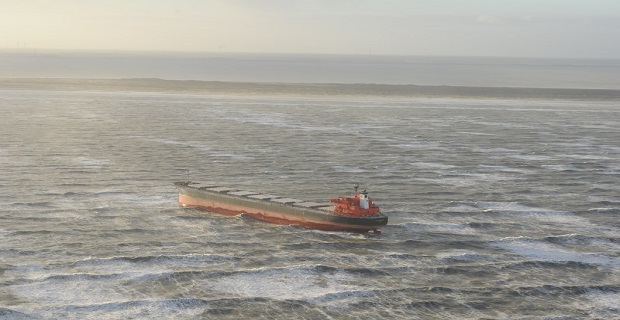 Προσάραξη Panamax στην Βόρεια Θάλασσα εξαιτίας της κακοκαιρίας (photos) Προσάραξη Panamax στην Βόρεια Θάλασσα εξαιτίας της κακοκαιρίας (photos)